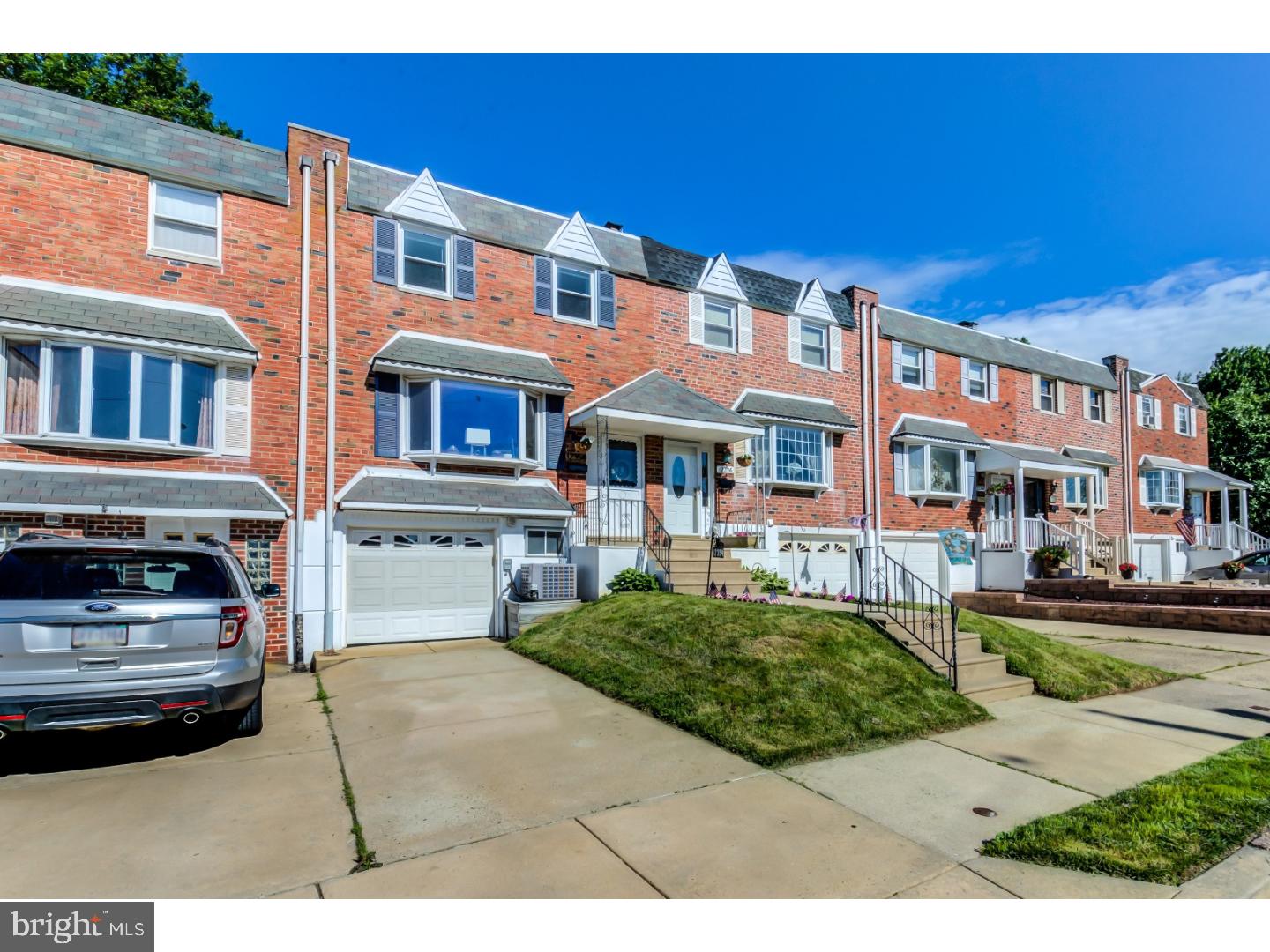 12354 Wyndom Road Philadelphia, PA 19154 - Photo 2 of 25 Gallery Image 2