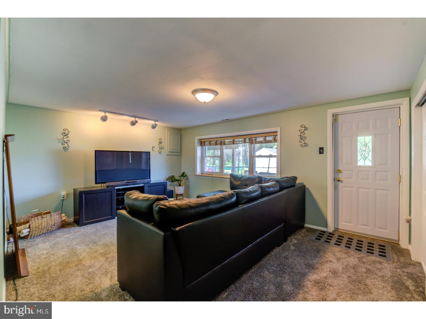 12354 Wyndom Road Philadelphia, PA 19154 - Photo 19 of 25 Gallery Image 19