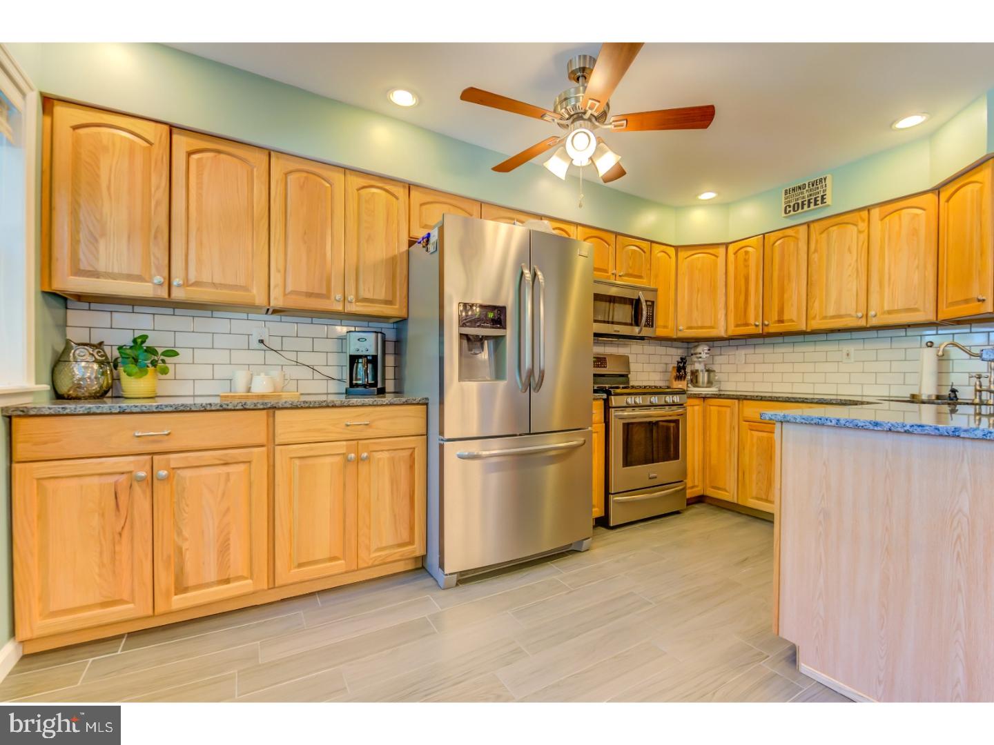 12354 Wyndom Road Philadelphia, PA 19154 - Photo 6 of 25 Gallery Image 6