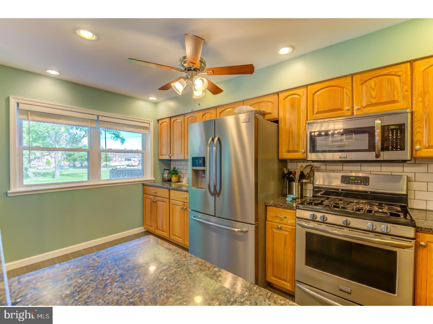 12354 Wyndom Road Philadelphia, PA 19154 - Photo 7 of 25 Gallery Image 7
