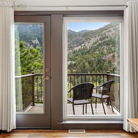 $825,000 | 4580 Hagerman Avenue, Cascade, CO 80809