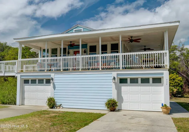 $665,000 | 928 General Whiting Boulevard, Kure Beach, NC 28449