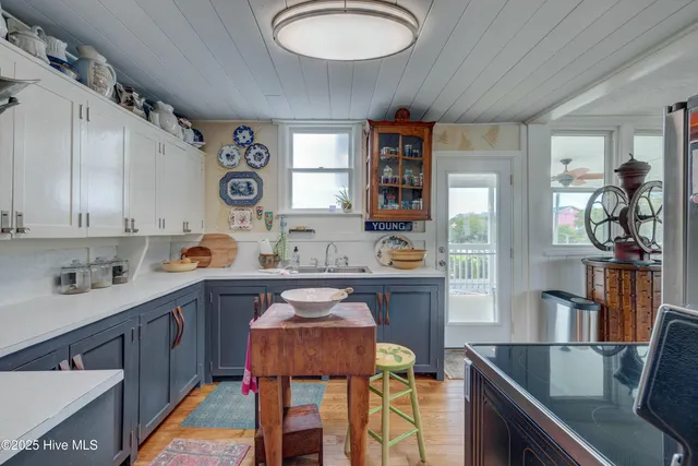 $665,000 | 928 General Whiting Boulevard, Kure Beach, NC 28449