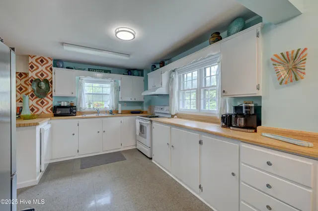 $665,000 | 928 General Whiting Boulevard, Kure Beach, NC 28449