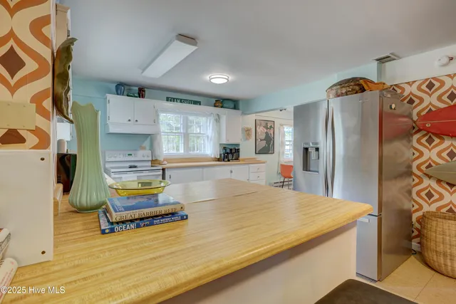 $665,000 | 928 General Whiting Boulevard, Kure Beach, NC 28449