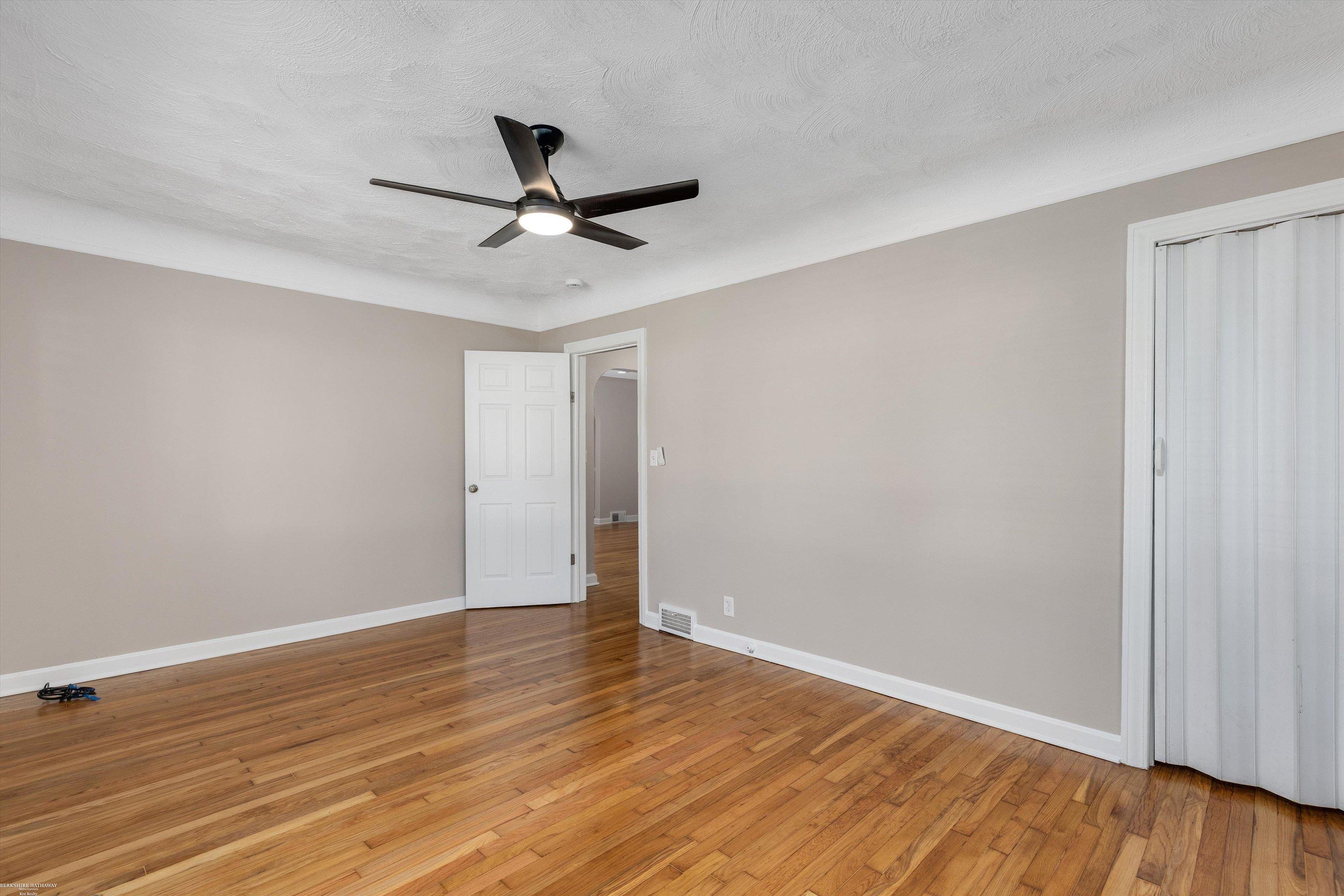 4492 Marr Avenue Warren, MI 48091 - Photo 11 of 29