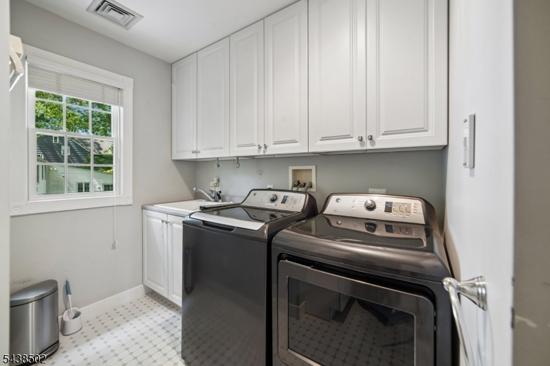 24 Canoe Brook Road Short Hills, NJ 07078 - Photo 26 of 42