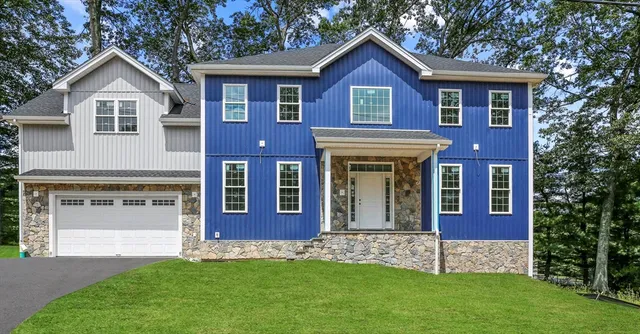 $989,900 | 4 Barrows Road, Worcester, MA 01609