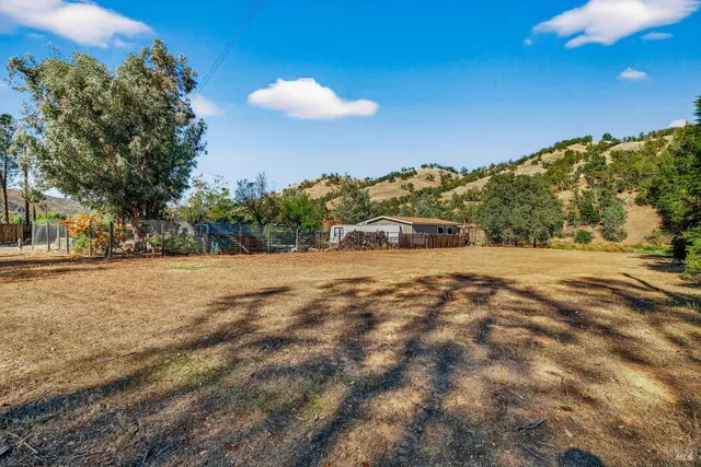 a view of outdoor space with city view