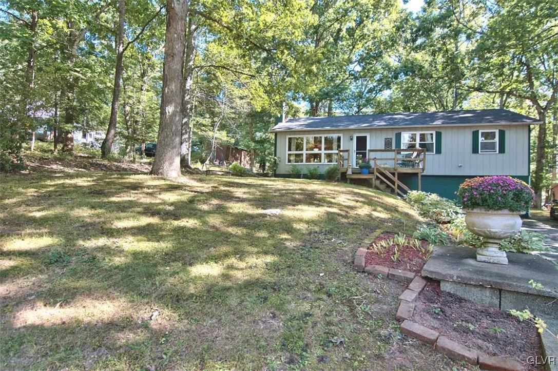 1250 Sugar Mountain Road West Bushkill, PA 18324 - Photo 2 of 40 Gallery Image 2