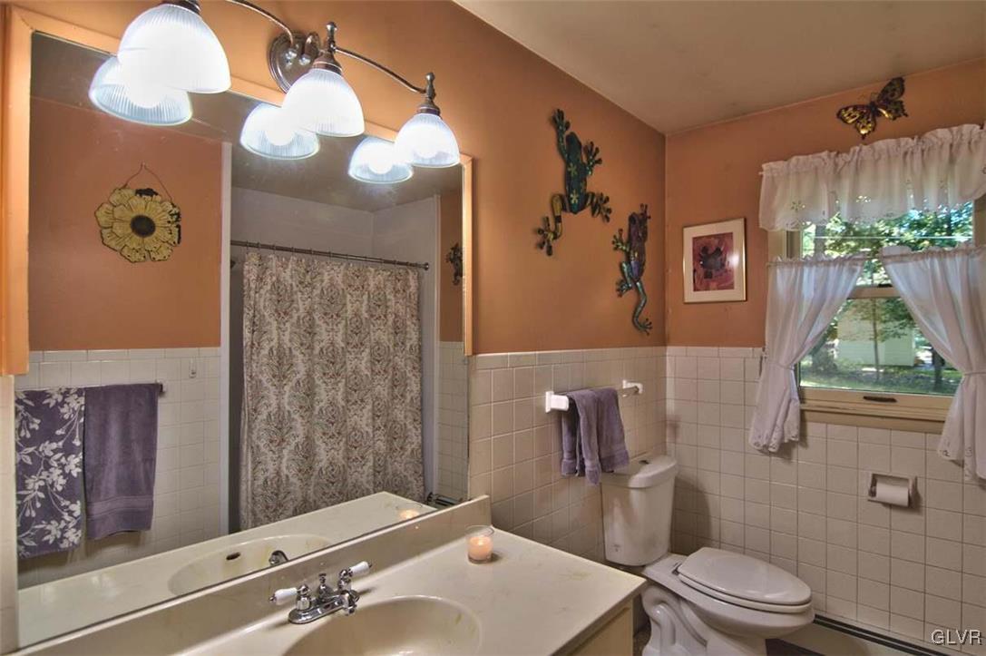 1250 Sugar Mountain Road West Bushkill, PA 18324 - Photo 31 of 40 Gallery Image 31
