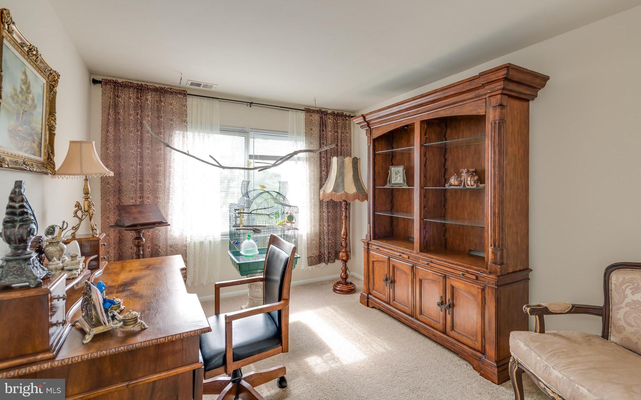 563 Summit Hall Road Gaithersburg, MD 20877 - Photo 11 of 27 Spacious 2'nd Bedroom