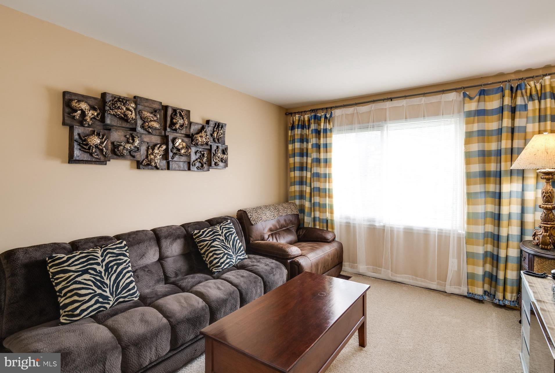 563 Summit Hall Road Gaithersburg, MD 20877 - Photo 12 of 27 Spacious 3'rd Bedroom
