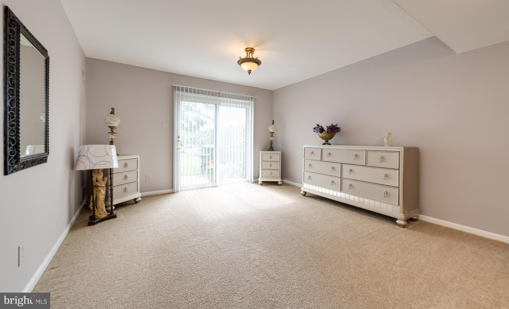 563 Summit Hall Road Gaithersburg, MD 20877 - Photo 16 of 27 Spacious 4'th Bedroom on Lower Level