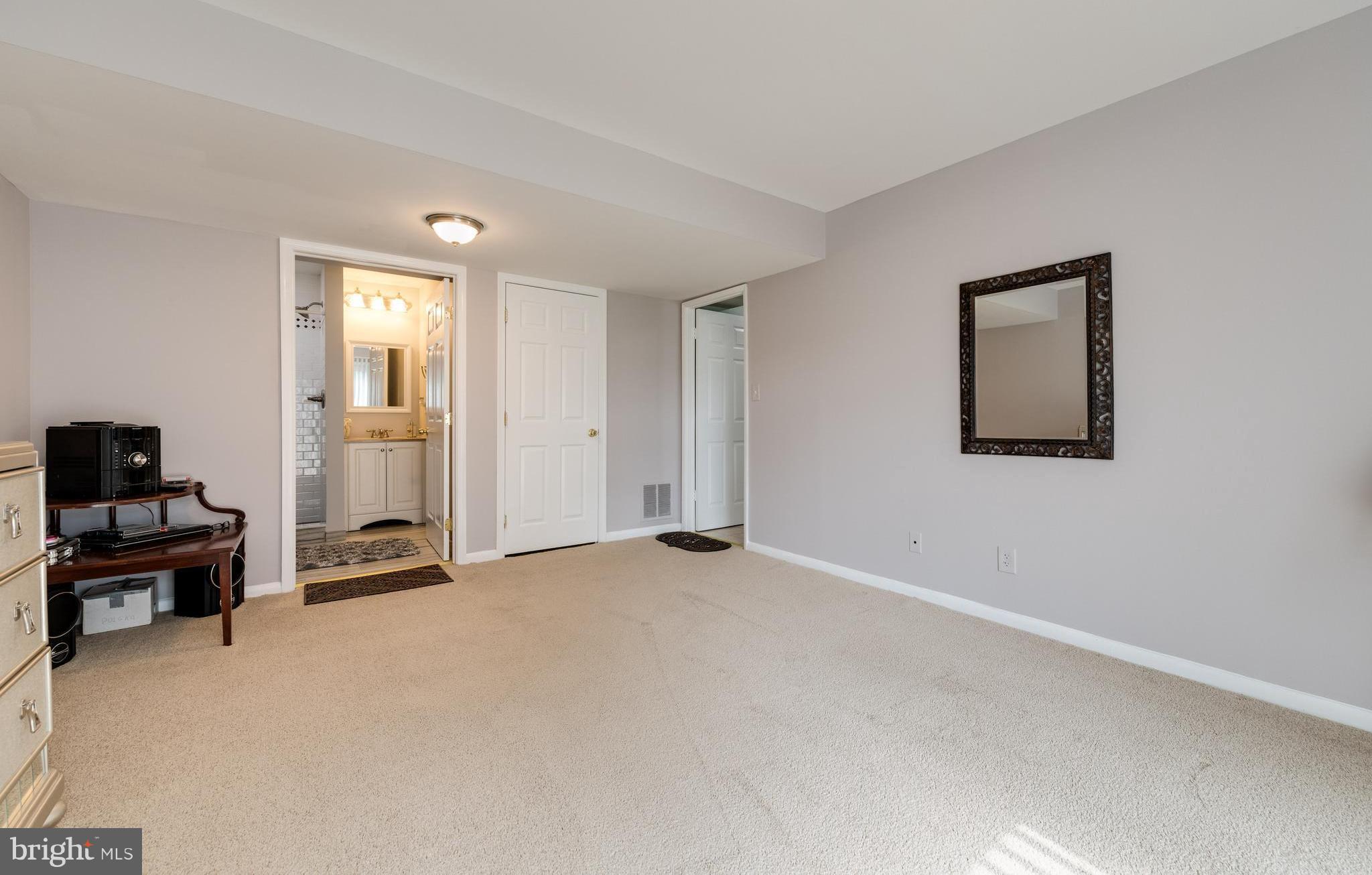 563 Summit Hall Road Gaithersburg, MD 20877 - Photo 17 of 27 Spacious 4'th Bedroom on Lower Level