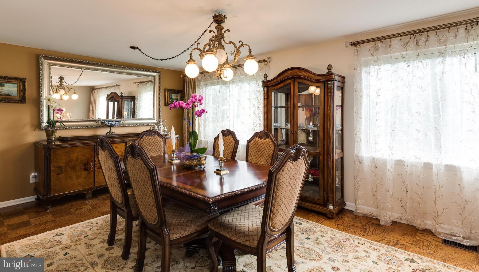 563 Summit Hall Road Gaithersburg, MD 20877 - Photo 4 of 27 Spacious Formal Dining Room w/Hardwood Floors