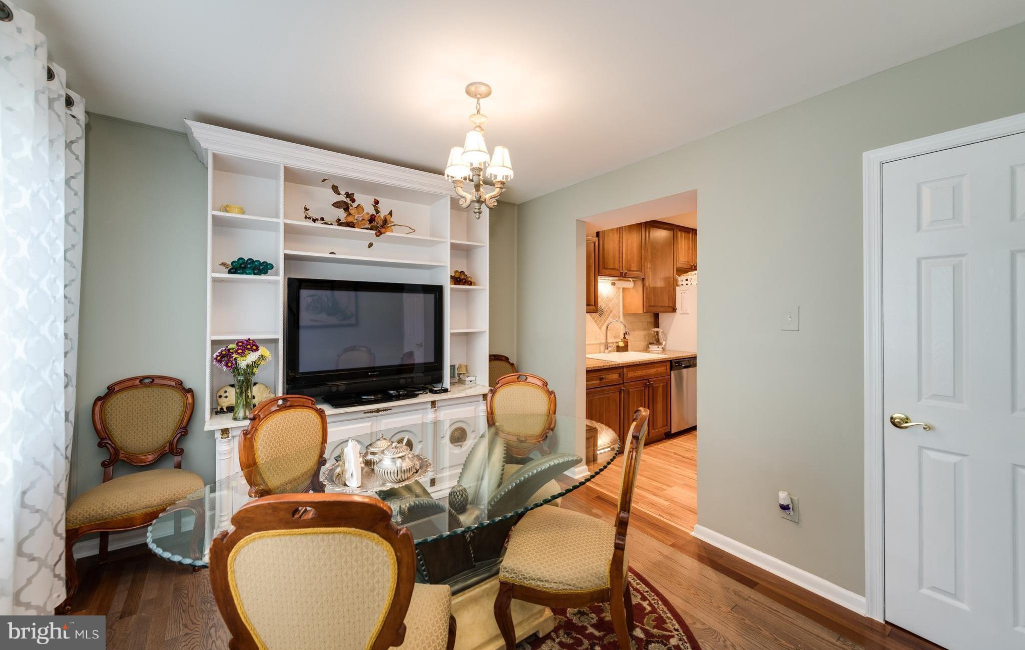 563 Summit Hall Road Gaithersburg, MD 20877 - Photo 7 of 27 Breakfast Room off Kitchen