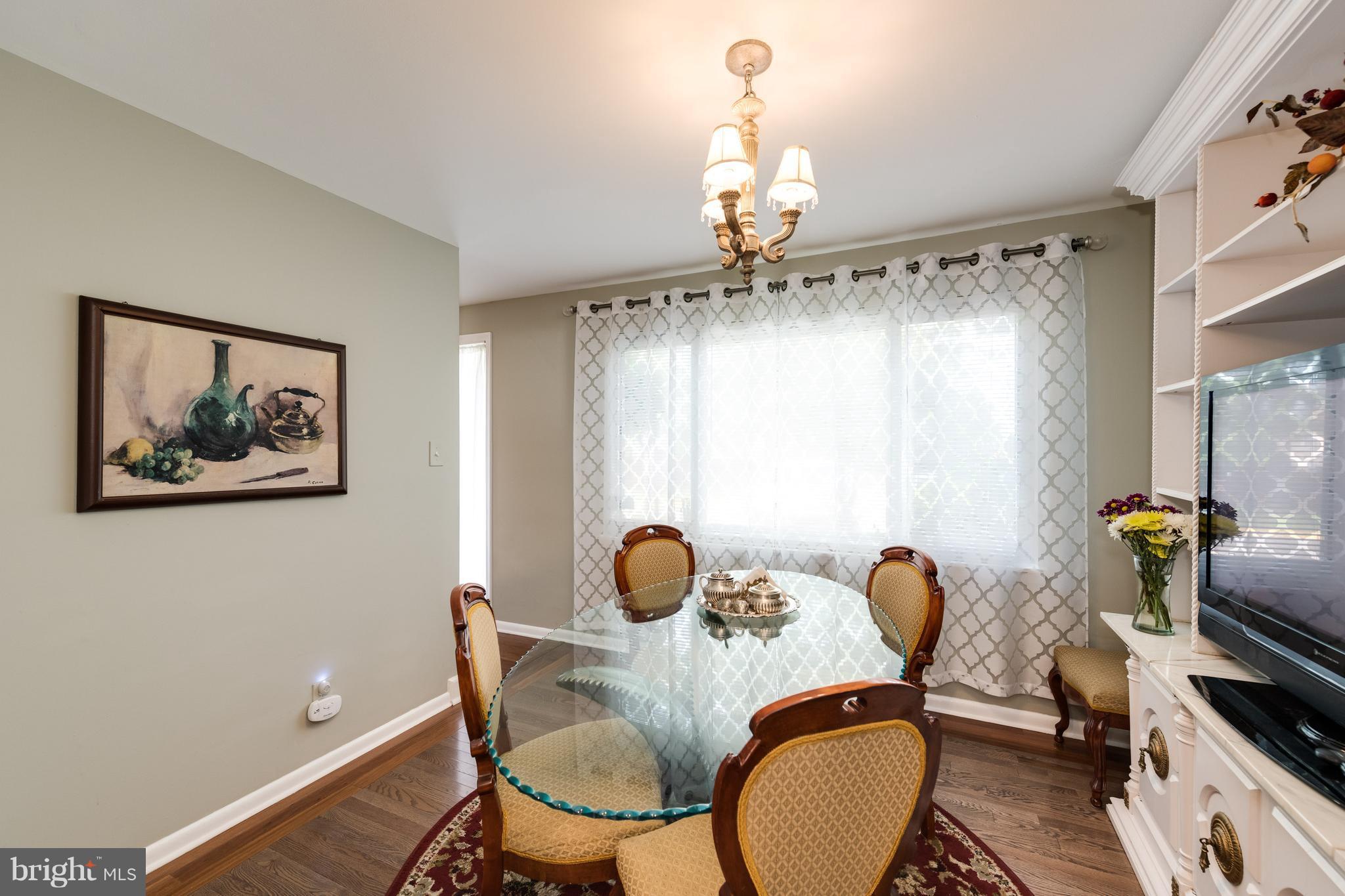 563 Summit Hall Road Gaithersburg, MD 20877 - Photo 8 of 27 Sun Filled Breakfast Room off Kitchen