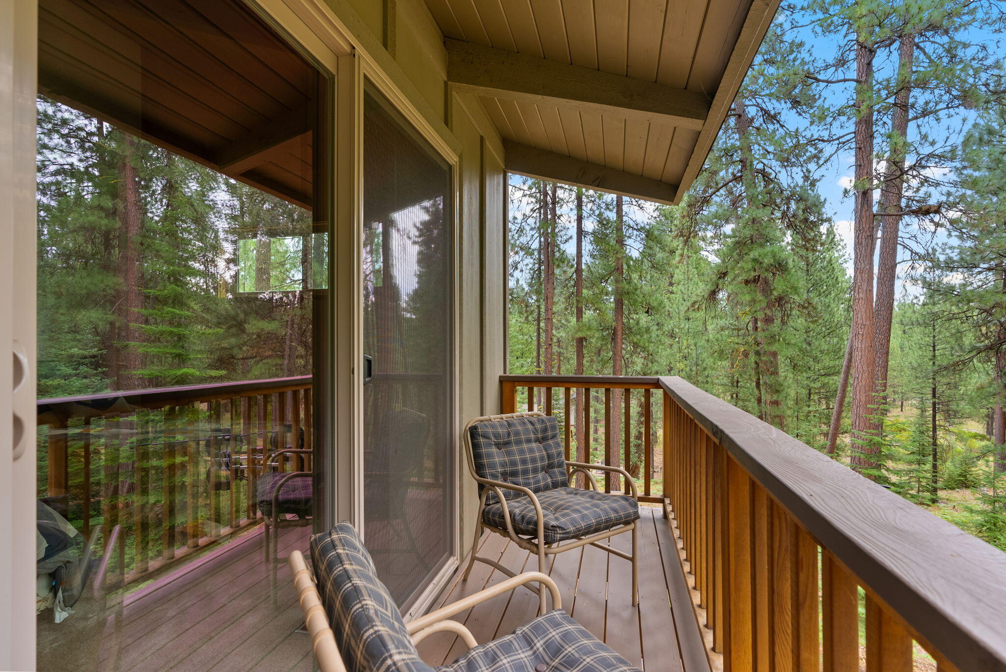 13251 Snowbrush, Unit GH 266 Black Butte Ranch, OR 97759 - Photo 28 of 37 a view of a two chair in the balcony