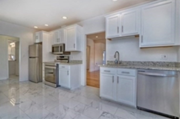 12 Armory Street, Unit 2 Wakefield, MA 01880 - Photo 4 of 11