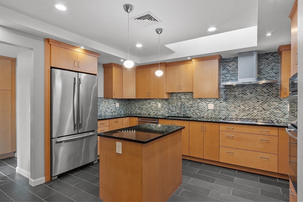 83 Karen Road Framingham, MA 01701 - Photo 4 of 33 Gallery Image 4