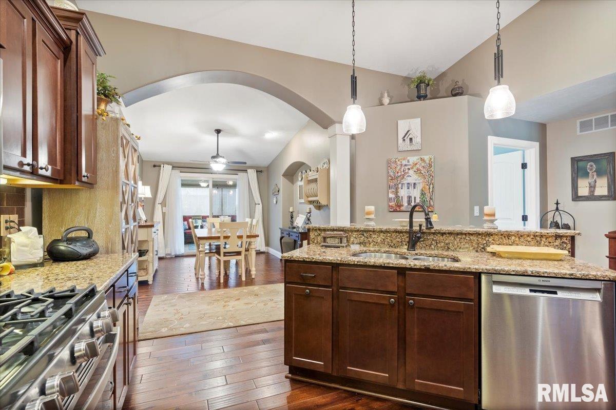 2702 Rutherford Trek Springfield, IL 62711 - Photo 11 of 46 Gallery Image 11