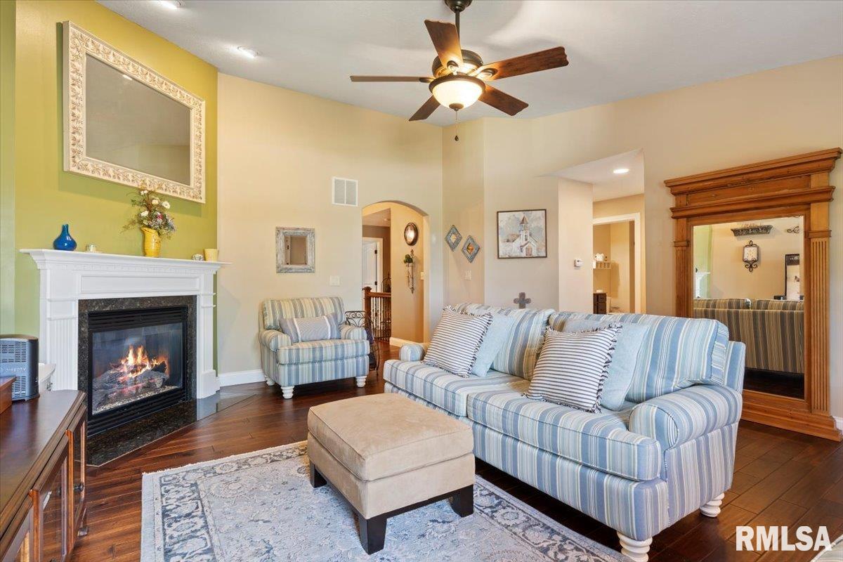 2702 Rutherford Trek Springfield, IL 62711 - Photo 6 of 46 Gallery Image 6