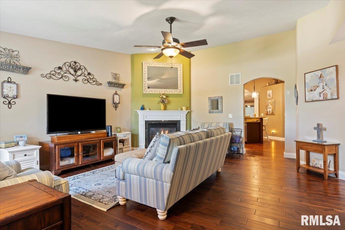 2702 Rutherford Trek Springfield, IL 62711 - Photo 7 of 46 Gallery Image 7