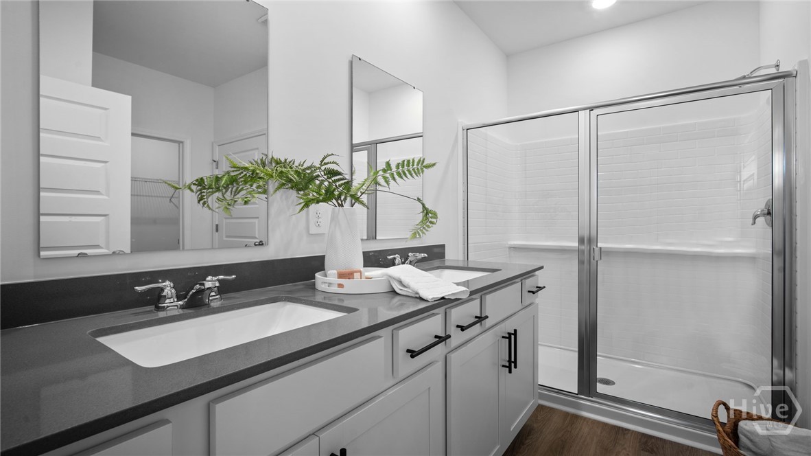 1013 Lakes Boulevard Brunswick, GA 31525 - Photo 14 of 29