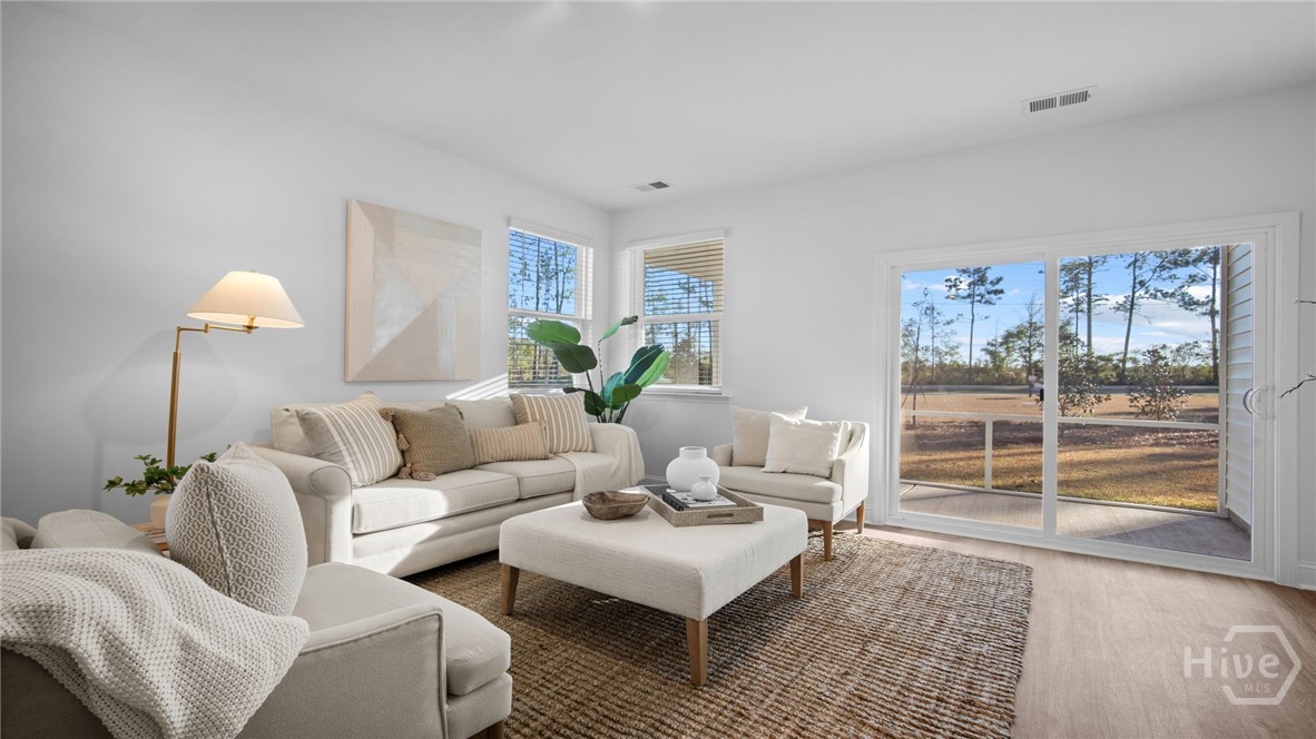 1013 Lakes Boulevard Brunswick, GA 31525 - Photo 10 of 29