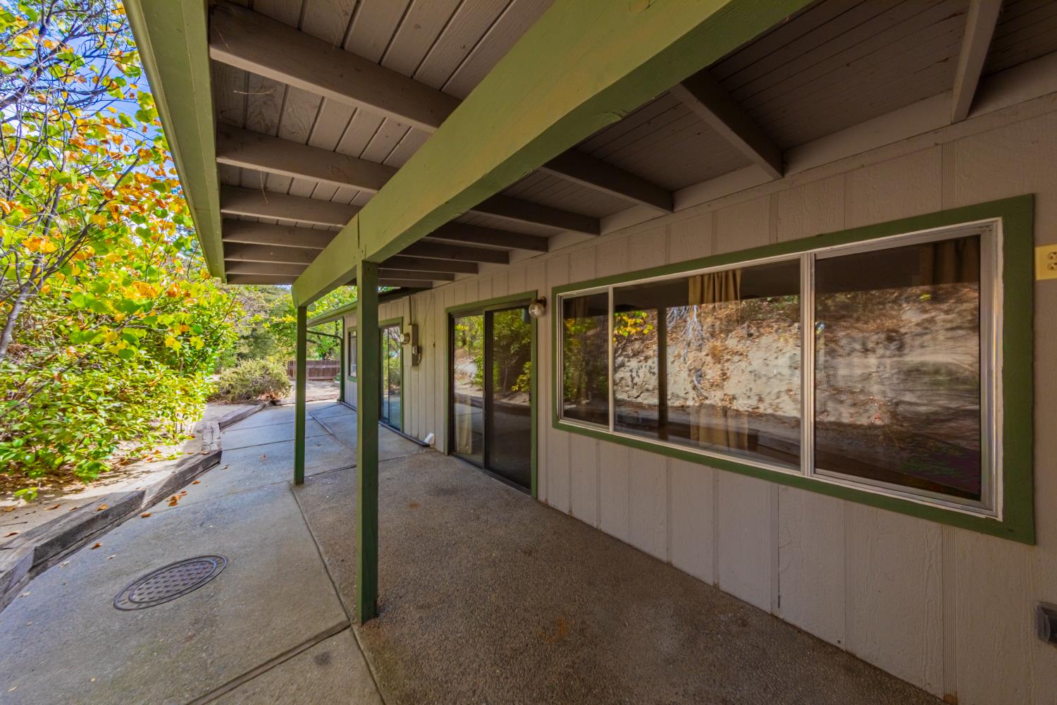 42634 Springwood Road Oakhurst, CA 93644 - Photo 30 of 40 side patio