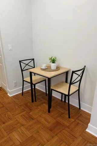 $2,195 | 230 Pelham Road, Unit 1O, New Rochelle, NY 10805