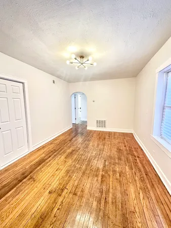 $1,500 | 1327 North Lorel Avenue, Unit 1W, Chicago, IL 60651