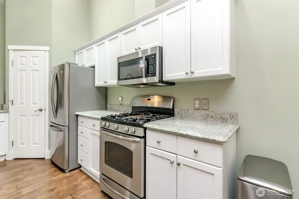 $3,500 | 4127 248th Court Southeast, Sammamish, WA 98029