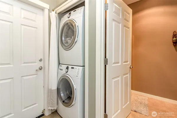 $3,500 | 4127 248th Court Southeast, Sammamish, WA 98029