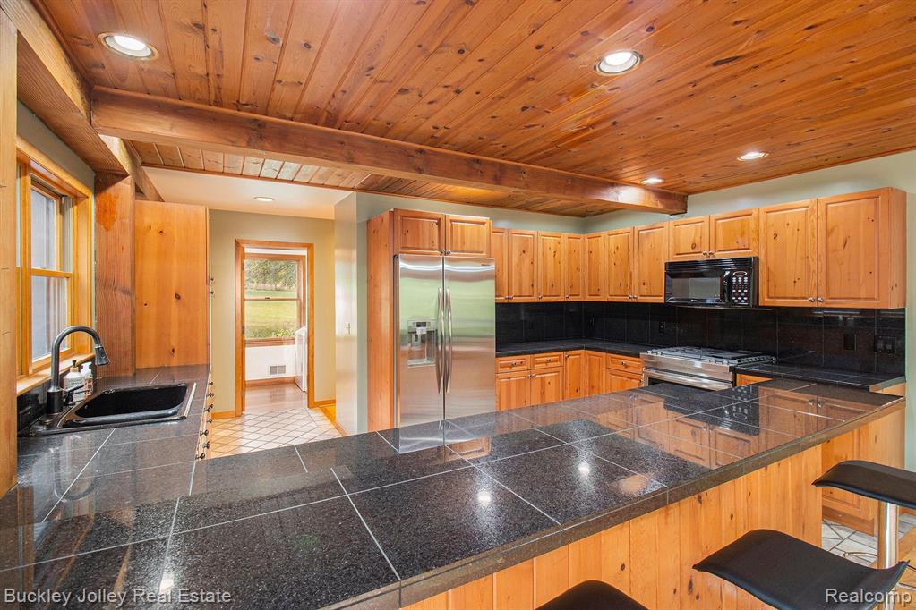 3278 Warner Road Howell, MI 48855 - Photo 17 of 39 Gallery Image 17