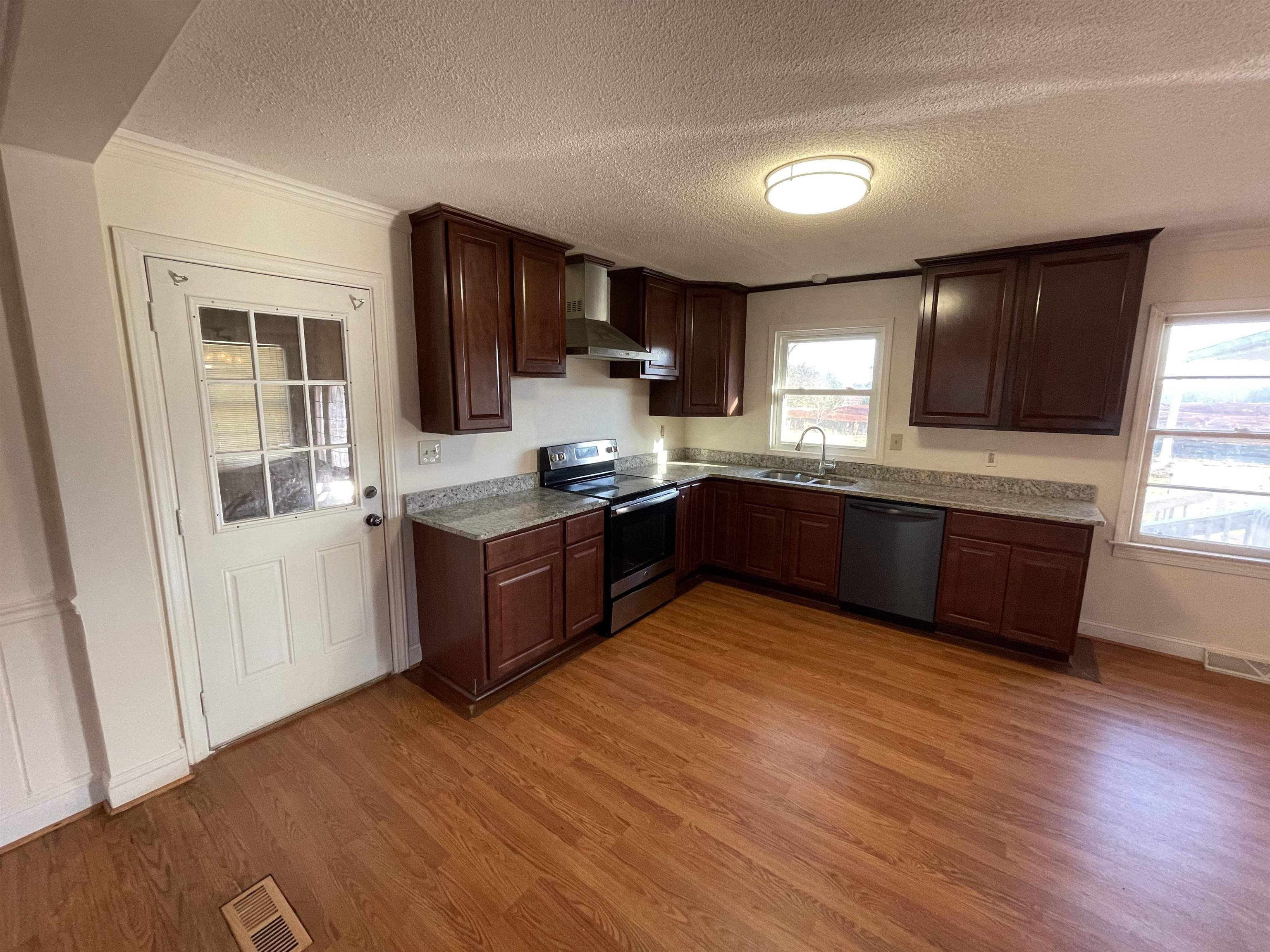 1959 John Dodd Road Wellford, SC 29385 - Photo 9 of 25