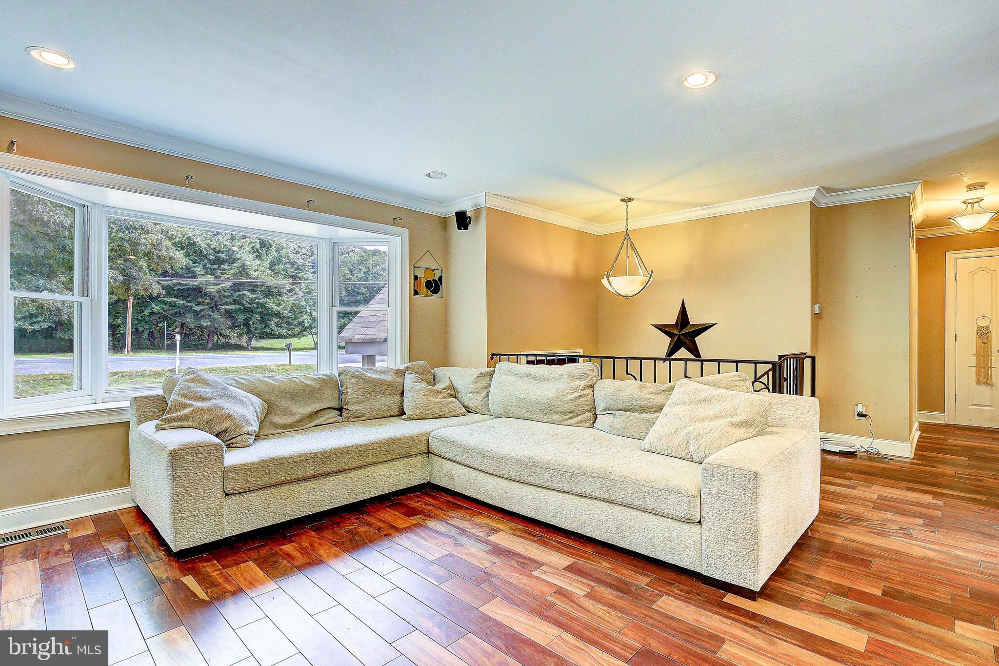 1719 Bayside Beach Road Pasadena, MD 21122 - Photo 9 of 36 Gallery Image 9