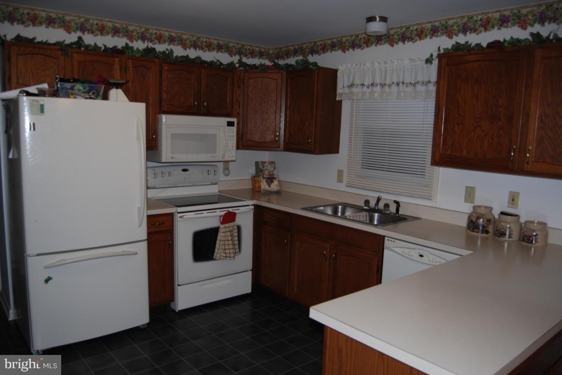 15 West Girl Scout Road Stevens, PA 17578 - Photo 4 of 18 Gallery Image 4