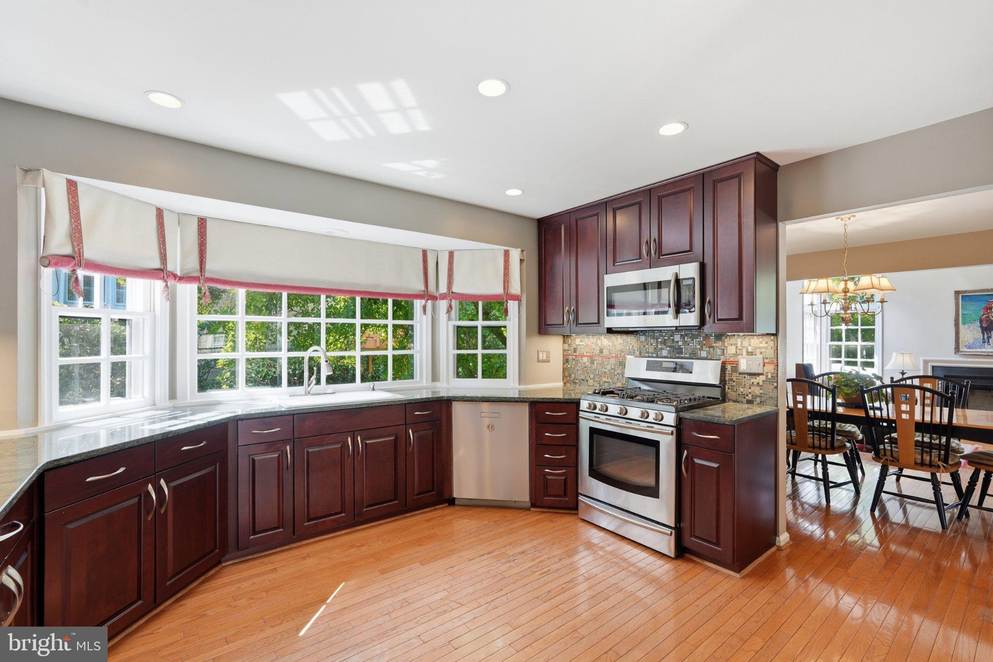 1252 Lamplighter Way Reston, VA 20194 - Photo 8 of 51 Gallery Image 8