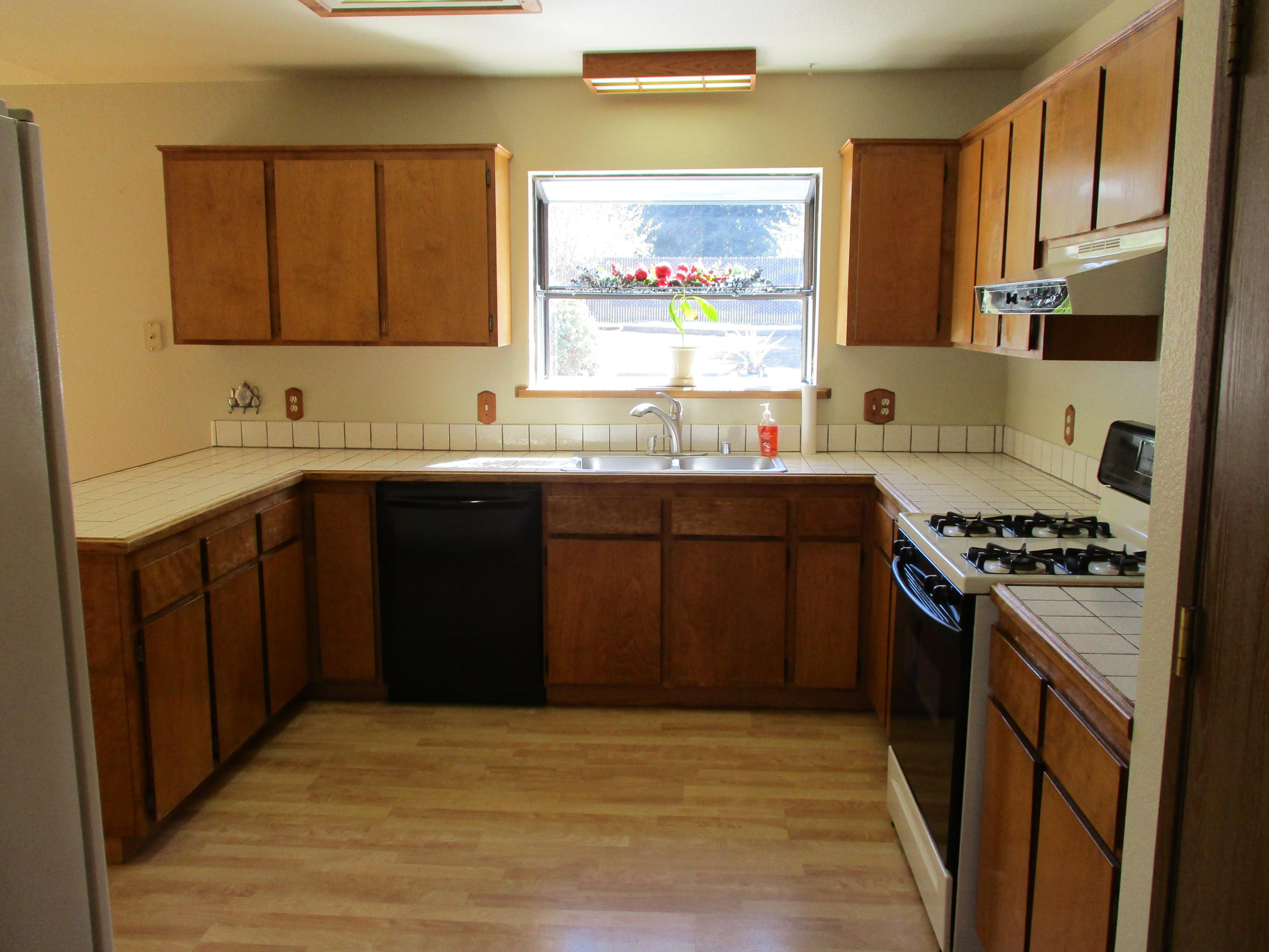 1450 Leslie Road Cutten, CA 95503 - Photo 15 of 52 IMG_1279