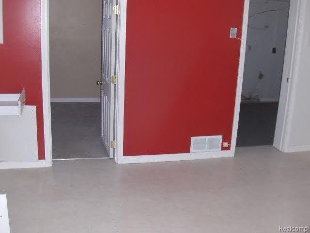 415 Holmes Road Ypsilanti, MI 48198 - Photo 10 of 15 Picture 023