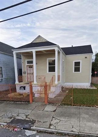 $2,000 | 2326 Felicity Street, New Orleans, LA 70113