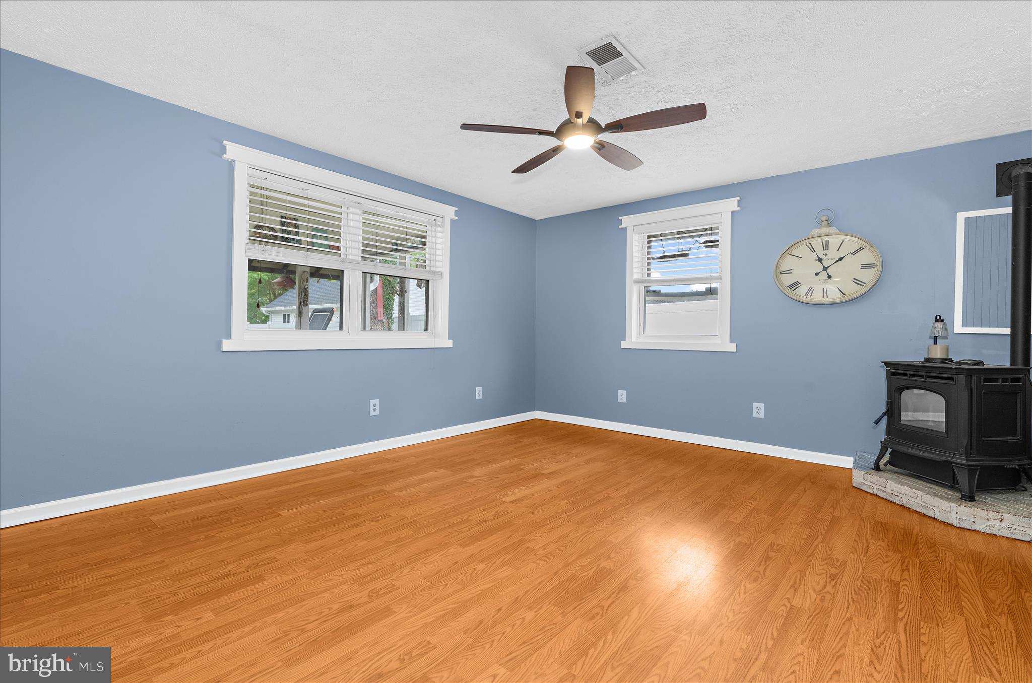 16 Virginia Avenue Edgewater, MD 21037 - Photo 19 of 54 Family room