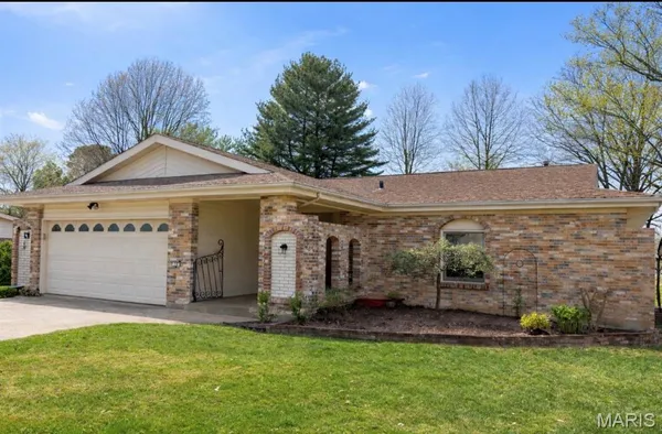 $264,900 | 10 El Jer Drive, Cedar Hill, MO 63016