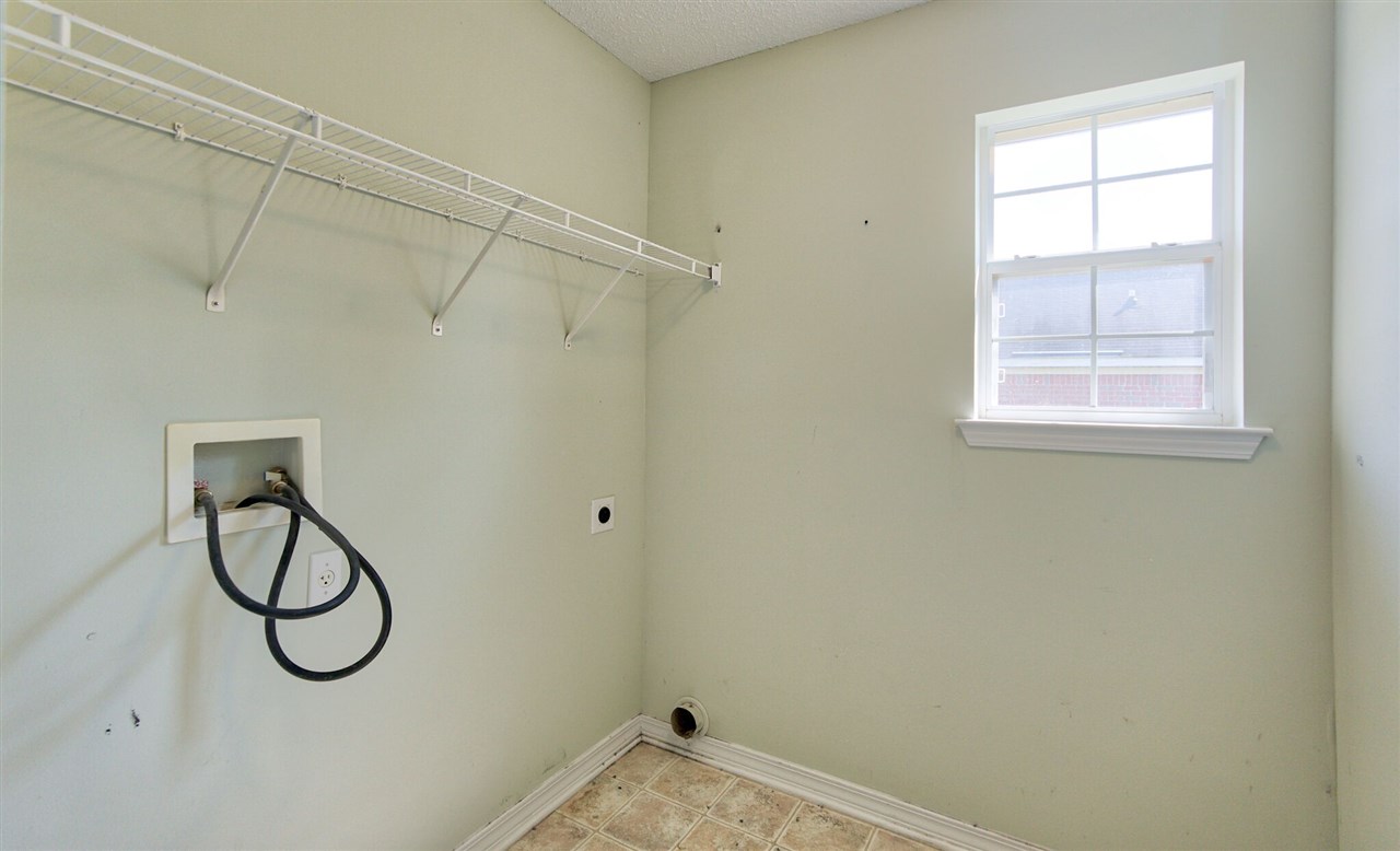 18746 Outlook Drive Loxley, AL 36551 - Photo 22 of 27 Laundry Room