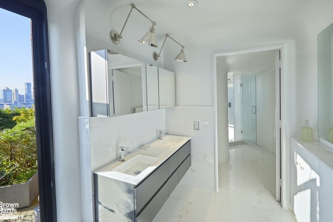 377 Rector Place, Unit PHB Manhattan, NY 10280 - Photo 11 of 28