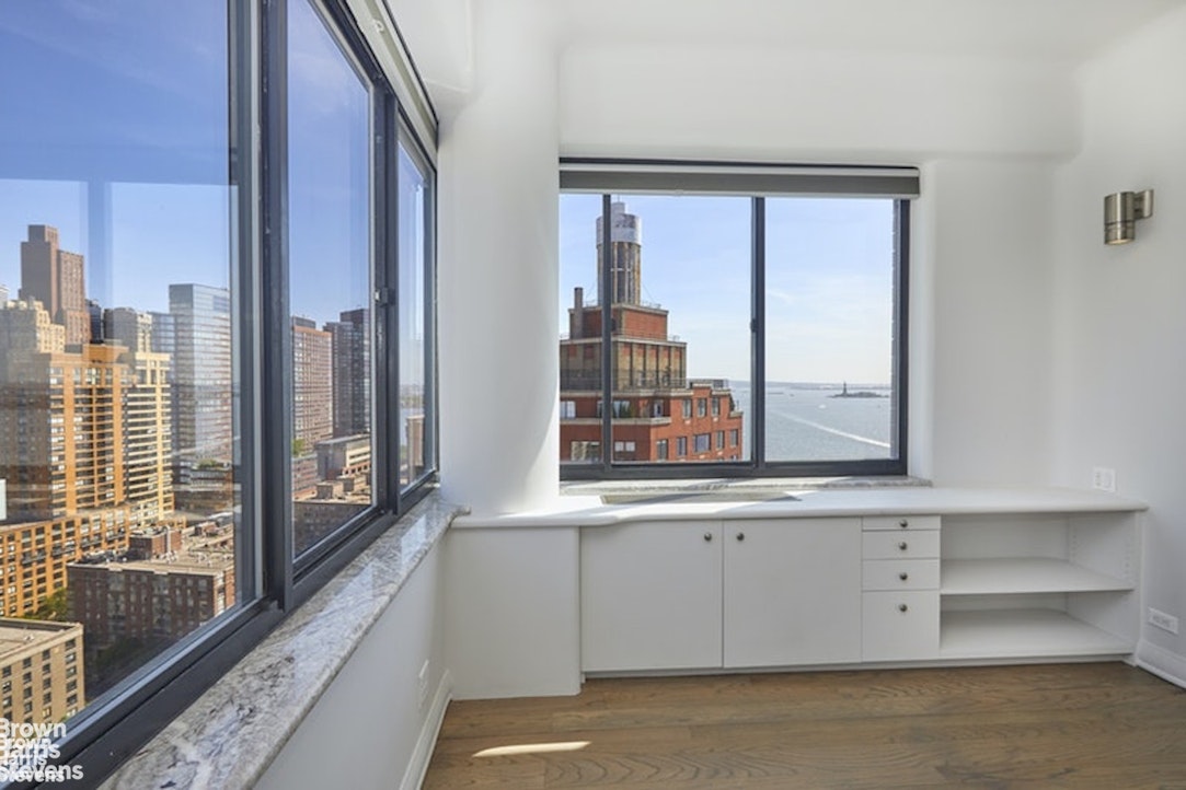 377 Rector Place, Unit PHB Manhattan, NY 10280 - Photo 18 of 28