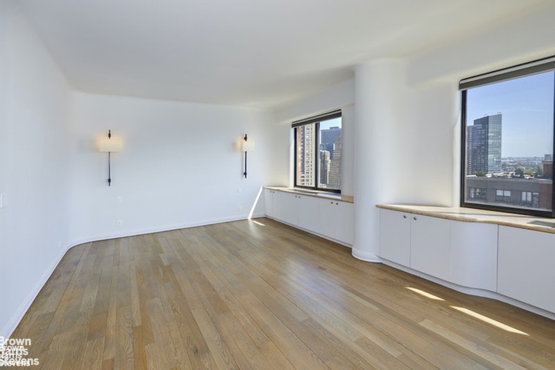 377 Rector Place, Unit PHB Manhattan, NY 10280 - Photo 9 of 28