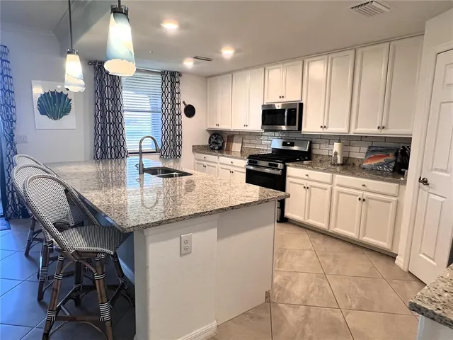 $3,950 | 6046 Worsham Lane, Unit 104, Bradenton, FL 34211